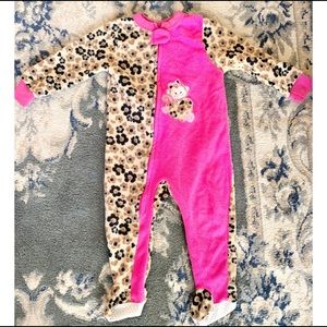 ❌ SOLD.           3/$10 Lil monkey heart pj’s